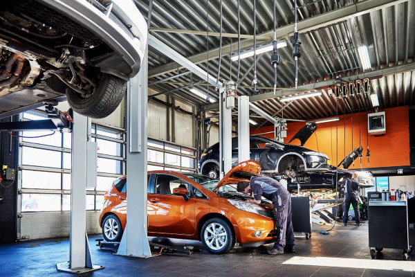 Voor een nieuwe auto, onderhoud en reparaties in Emmen kunt u terecht bij ons autobedrijf.
